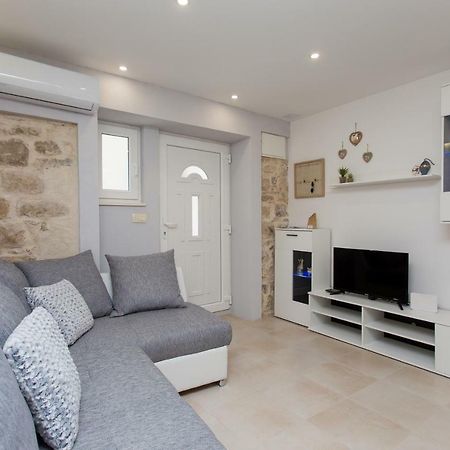 Studio Apartman "Brce" Kaštela Exterior foto